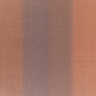 una tela divisa in quattro bande verticali color arancio scuro